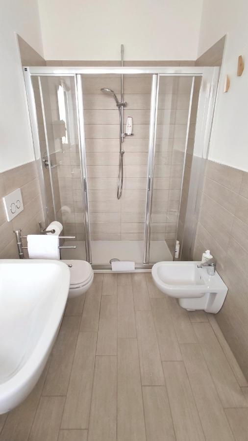 B&B Le Albarelle Bagian luar foto