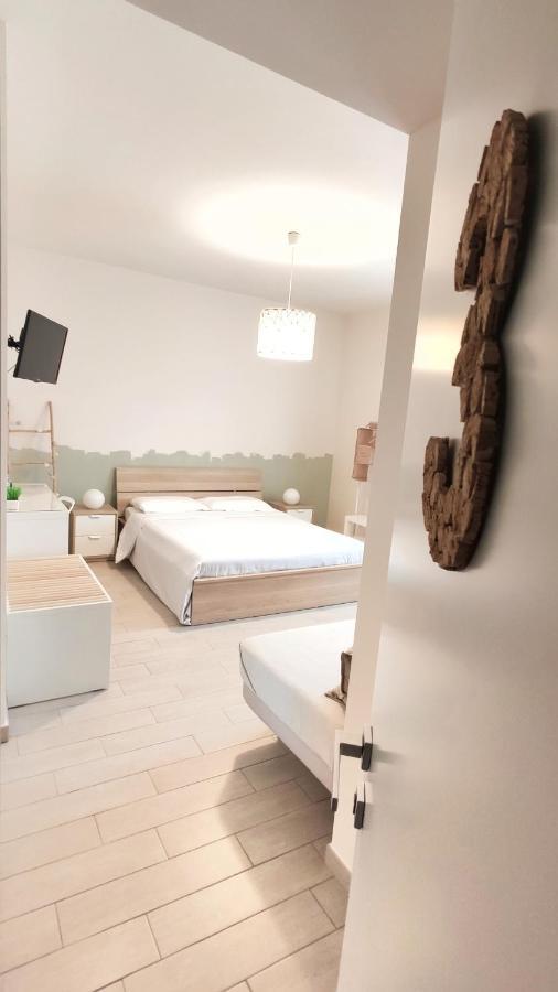 B&B Le Albarelle Bagian luar foto